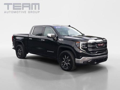 Onyx Black 2022 GMC Sierra 1500 SLT