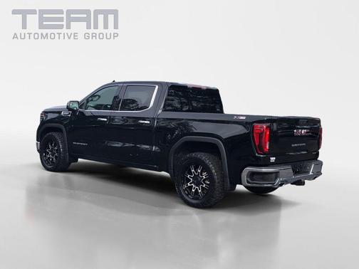 Onyx Black 2022 GMC Sierra 1500 SLT