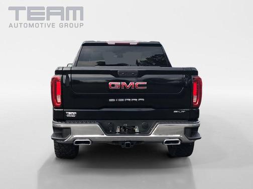 Onyx Black 2022 GMC Sierra 1500 SLT