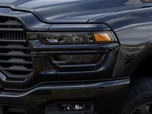 Diamond Black Crystal Pearlcoat 2026 RAM 2500 Big Horn Crew Cab 4x4 6'4' Box