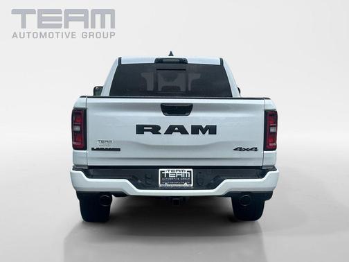 Ivory White Tri-Coat Pearlcoat 2026 RAM 1500 Laramie