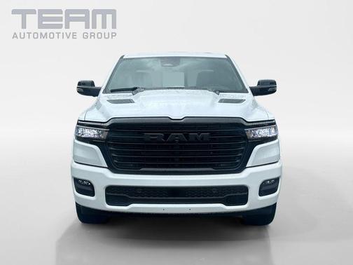 Ivory White Tri-Coat Pearlcoat 2026 RAM 1500 Laramie