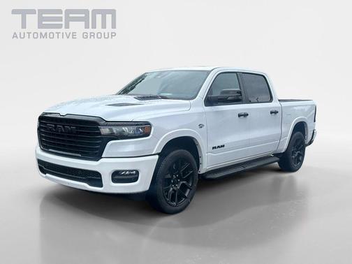 Ivory White Tri-Coat Pearlcoat 2026 RAM 1500 Laramie