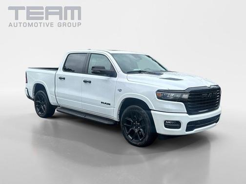 Ivory White Tri-Coat Pearlcoat 2026 RAM 1500 Laramie