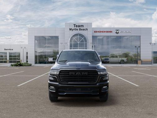 Diamond Black Crystal Pearlcoat 2026 RAM 1500 Laramie