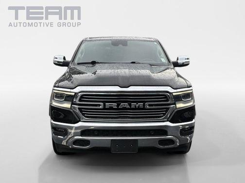 Diamond Black Crystal Pearlcoat 2022 RAM 1500 Laramie