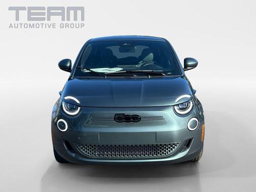 2025 FIAT 500e Giorgio Armani FWD
