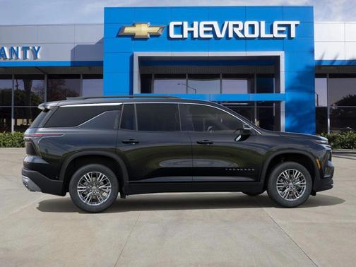 Mosaic Black Metallic 2026 Chevrolet Traverse LT