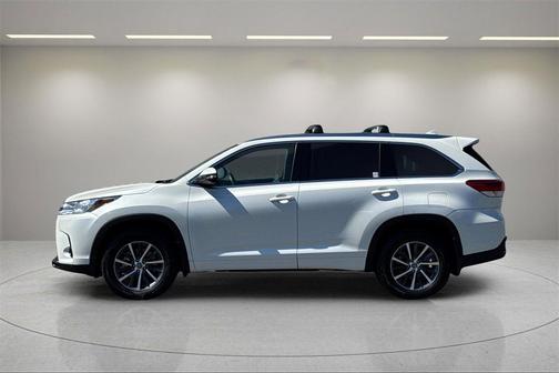2017 Toyota Highlander SE