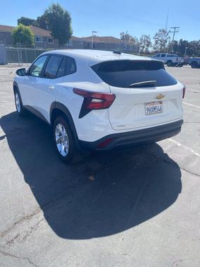 Summit White 2024 Chevrolet Trax LS
