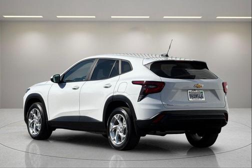 Summit White 2024 Chevrolet Trax LS