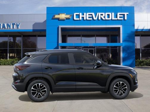 Mosaic Black Metallic 2026 Chevrolet Trailblazer LT