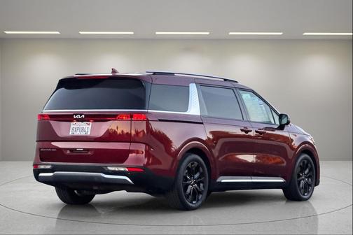 2022 Kia Carnival SX