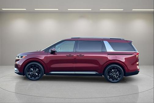2022 Kia Carnival SX