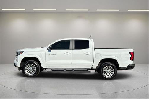 Summit White 2023 Chevrolet Colorado LT