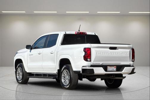 Summit White 2023 Chevrolet Colorado LT