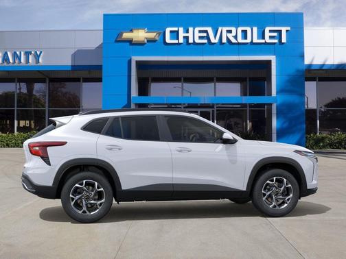 Summit White 2026 Chevrolet Trax LT