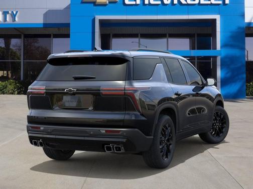 Mosaic Black Metallic 2026 Chevrolet Traverse LT