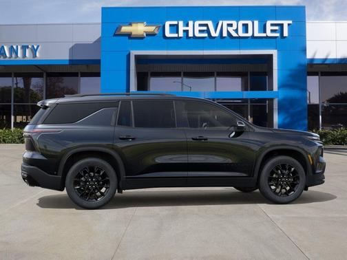 Mosaic Black Metallic 2026 Chevrolet Traverse LT
