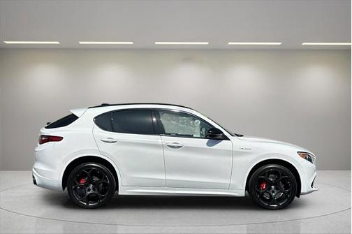 2022 Alfa Romeo Stelvio Ti