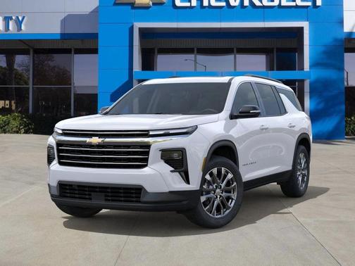 Summit White 2026 Chevrolet Traverse LT