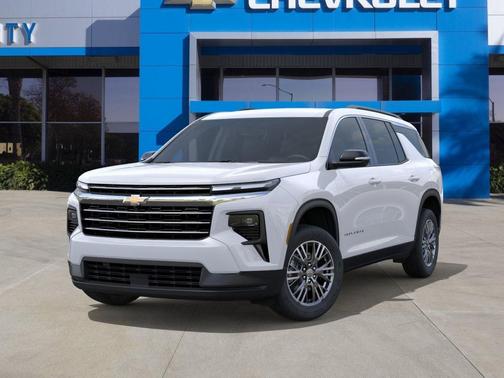 Summit White 2026 Chevrolet Traverse LT