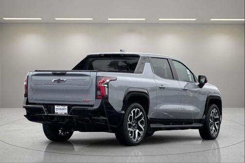 2025 Chevrolet Silverado EV RST