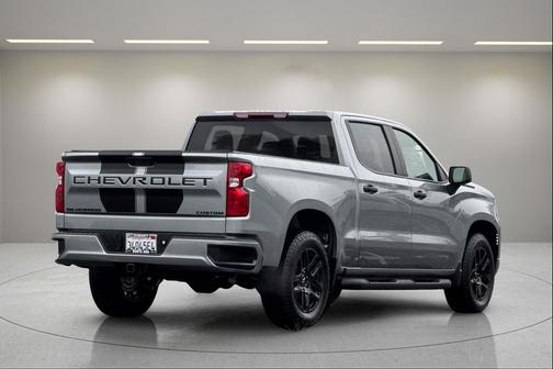 2025 Chevrolet Silverado 1500 Custom