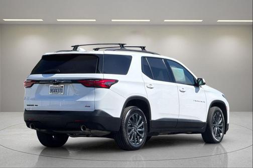 Summit White 2023 Chevrolet Traverse RS