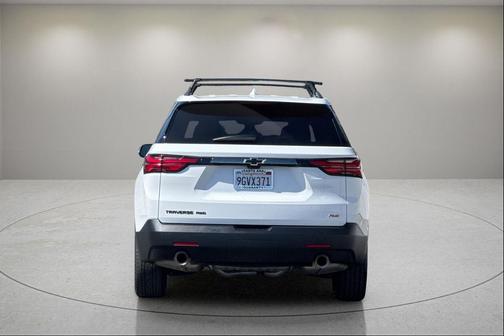 Summit White 2023 Chevrolet Traverse RS