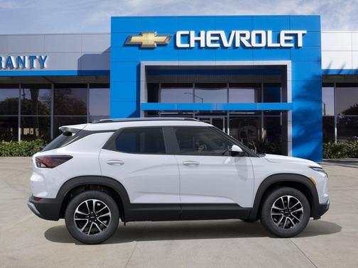 Summit White 2026 Chevrolet Trailblazer LT