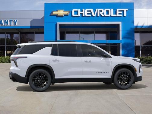 Summit White 2026 Chevrolet Traverse LT