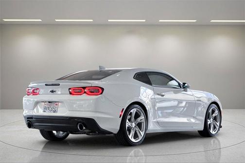 2021 Chevrolet Camaro RWD Coupe LT1