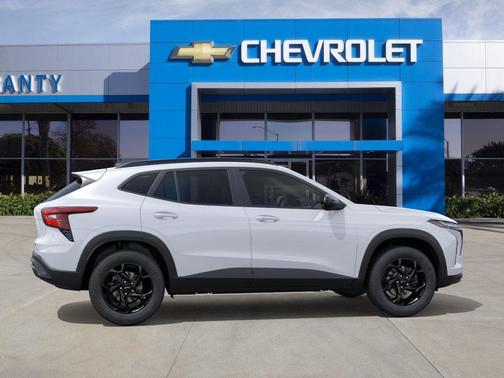 Summit White 2026 Chevrolet Trax LT