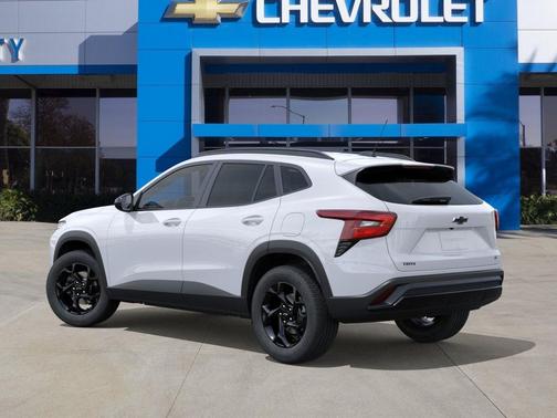 Summit White 2026 Chevrolet Trax LT