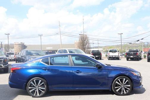 Deep Blue Pearl 2020 Nissan Altima SR FWD