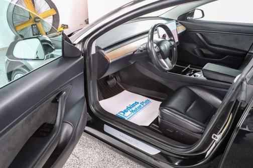2019 Tesla Model 3 Mid Range