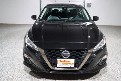 Super Black 2021 Nissan Altima SR FWD