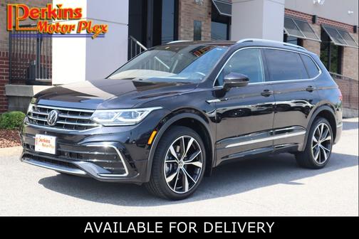 Deep Black Pearl 2022 Volkswagen Tiguan 2.0T SEL R-Line 4MOTION