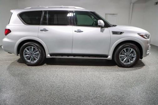 2023 INFINITI QX80 Luxe