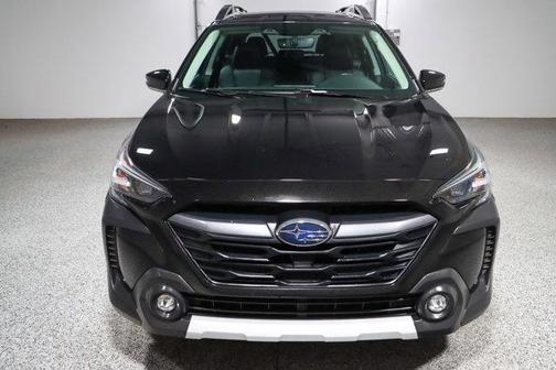 Crystal Black Silica 2023 Subaru Outback Limited XT