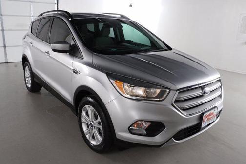 Photo 5 of 32 of 2018 Ford Escape SE