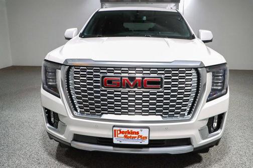 White Frost Tricoat 2023 GMC Yukon Denali
