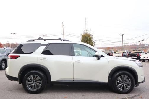 2023 Nissan Pathfinder SV FWD