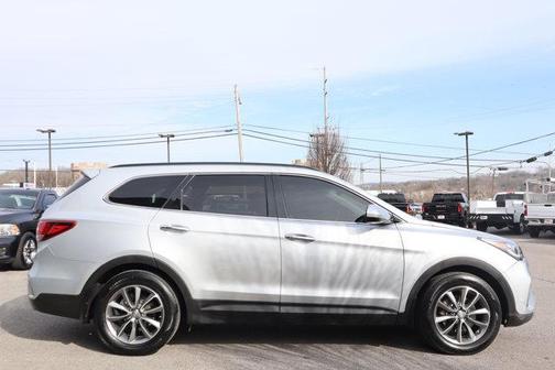 2018 Hyundai SANTA FE SE