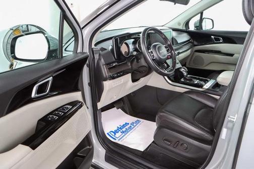 Ceramic Silver 2024 Kia Carnival EX