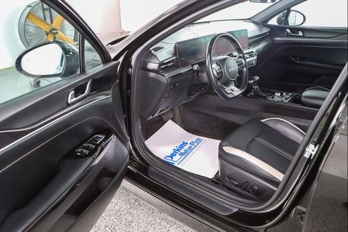 Aurora Black Pearl 2025 Kia K5 GT-Line