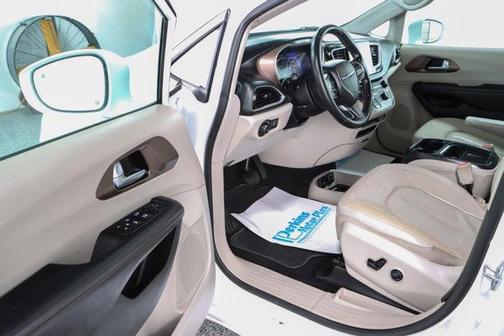 2018 Chrysler Pacifica Touring-L