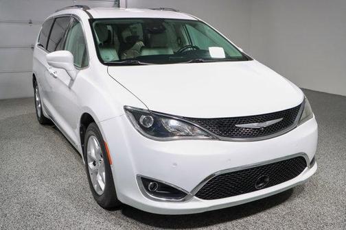 2018 Chrysler Pacifica Touring-L