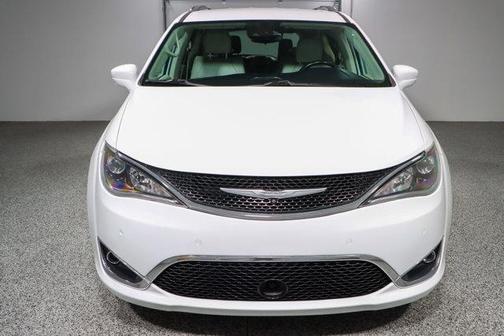 2018 Chrysler Pacifica Touring-L